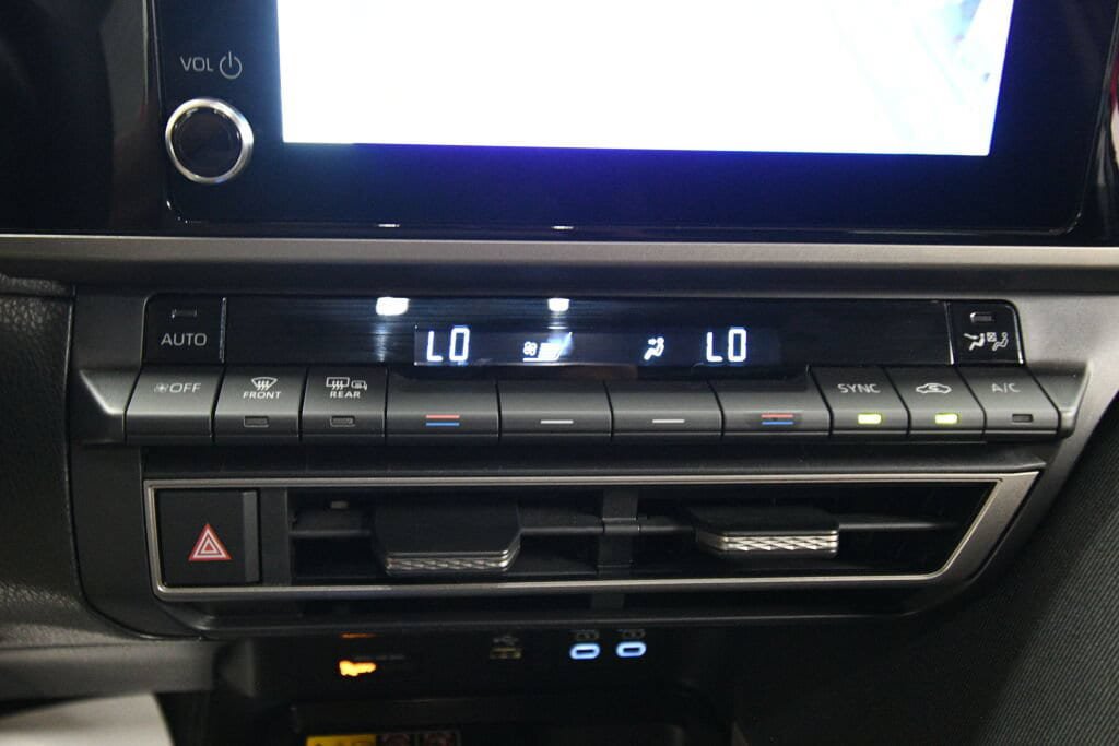 Used 2026 Toyota Camry LE FWD image 16