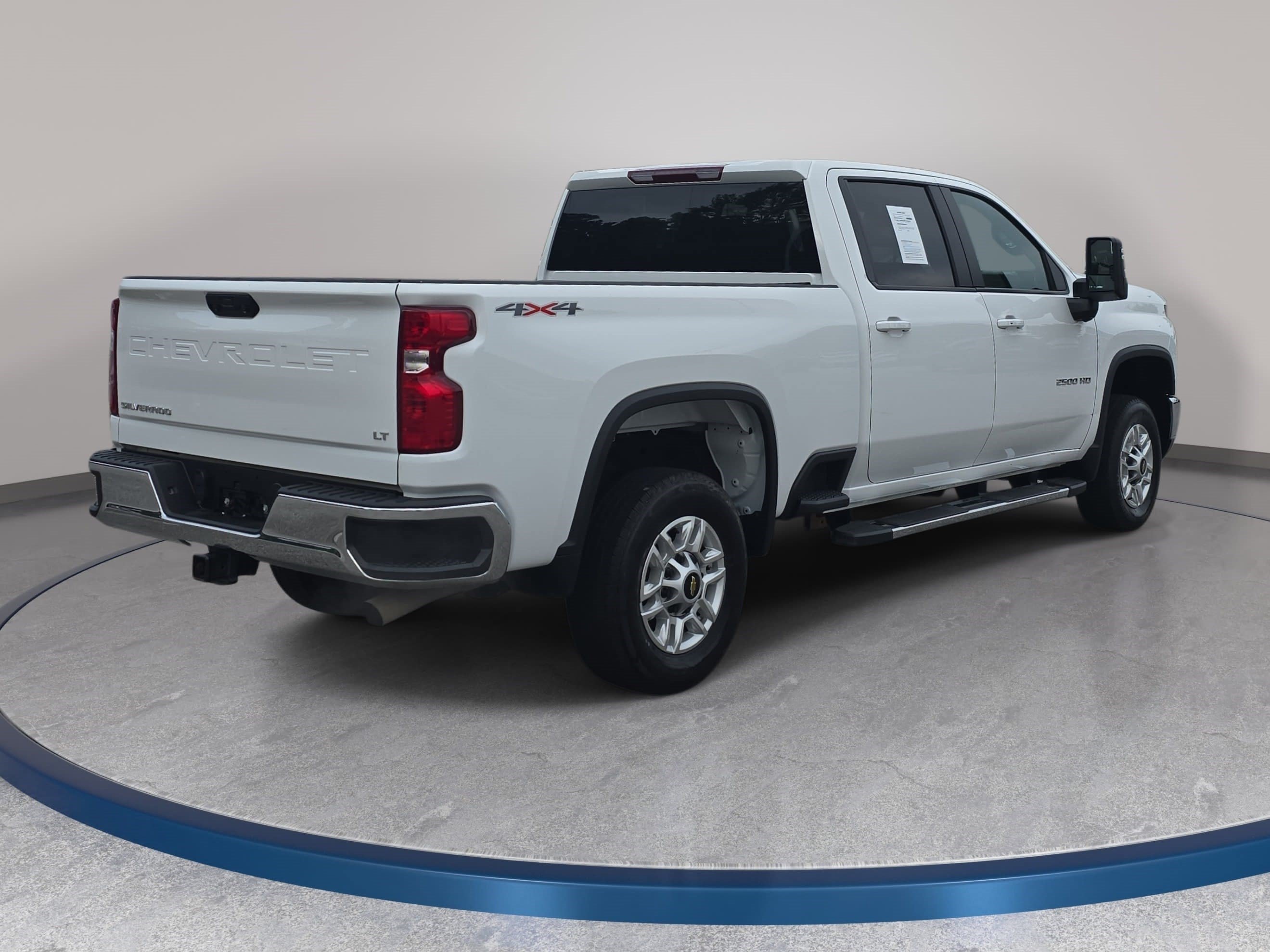 Used 2025 Chevrolet Silverado 2500 LT w/ Convenience Package AWD/4WD image 5