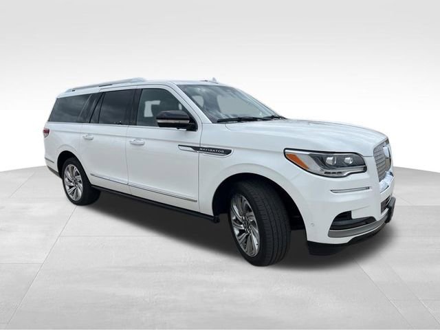 Used 2024 Lincoln Navigator L Reserve image 9