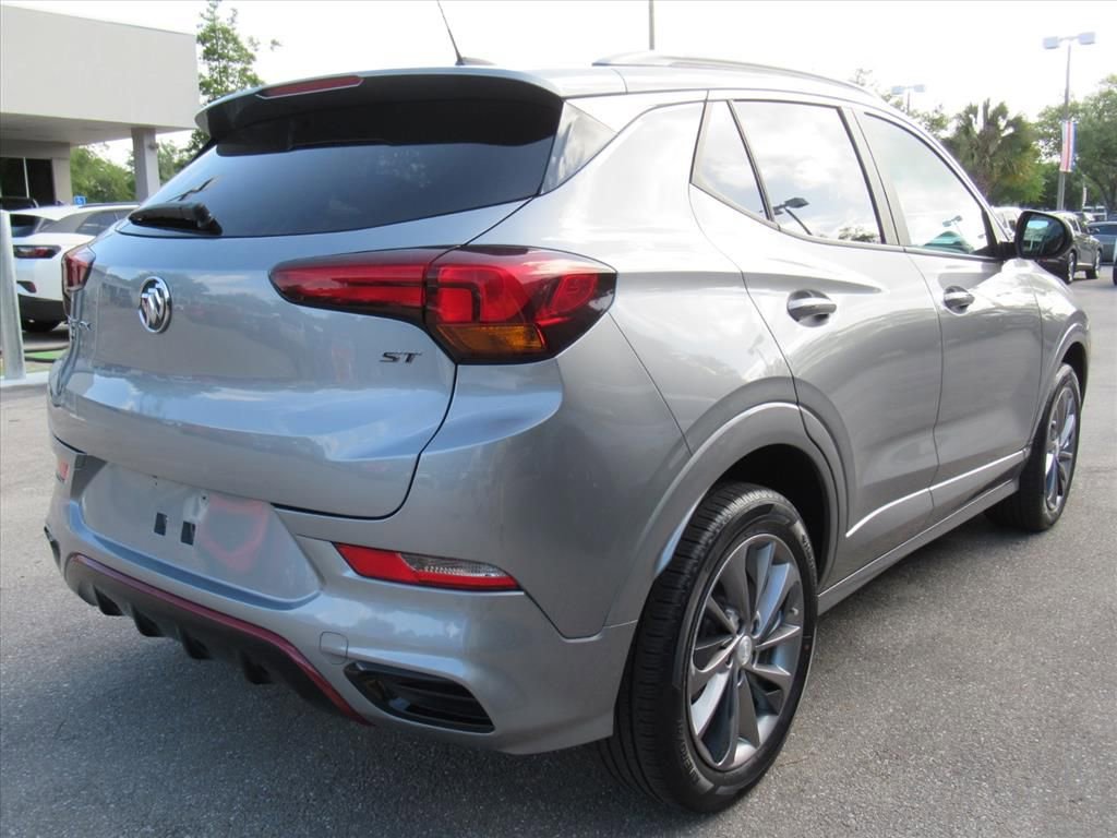 Used 2023 Buick Encore GX Select w/ Sport Touring Package FWD image 4