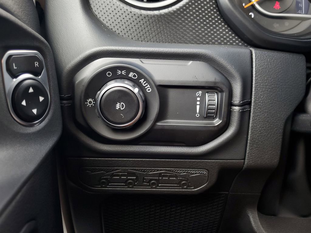 New 2025 Jeep Wrangler Unlimited Rubicon 392 image 31