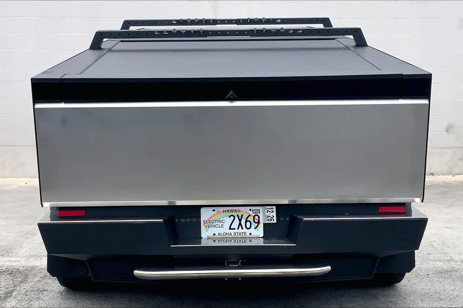 Used 2024 Tesla Cybertruck AWD Crew Cab image 5