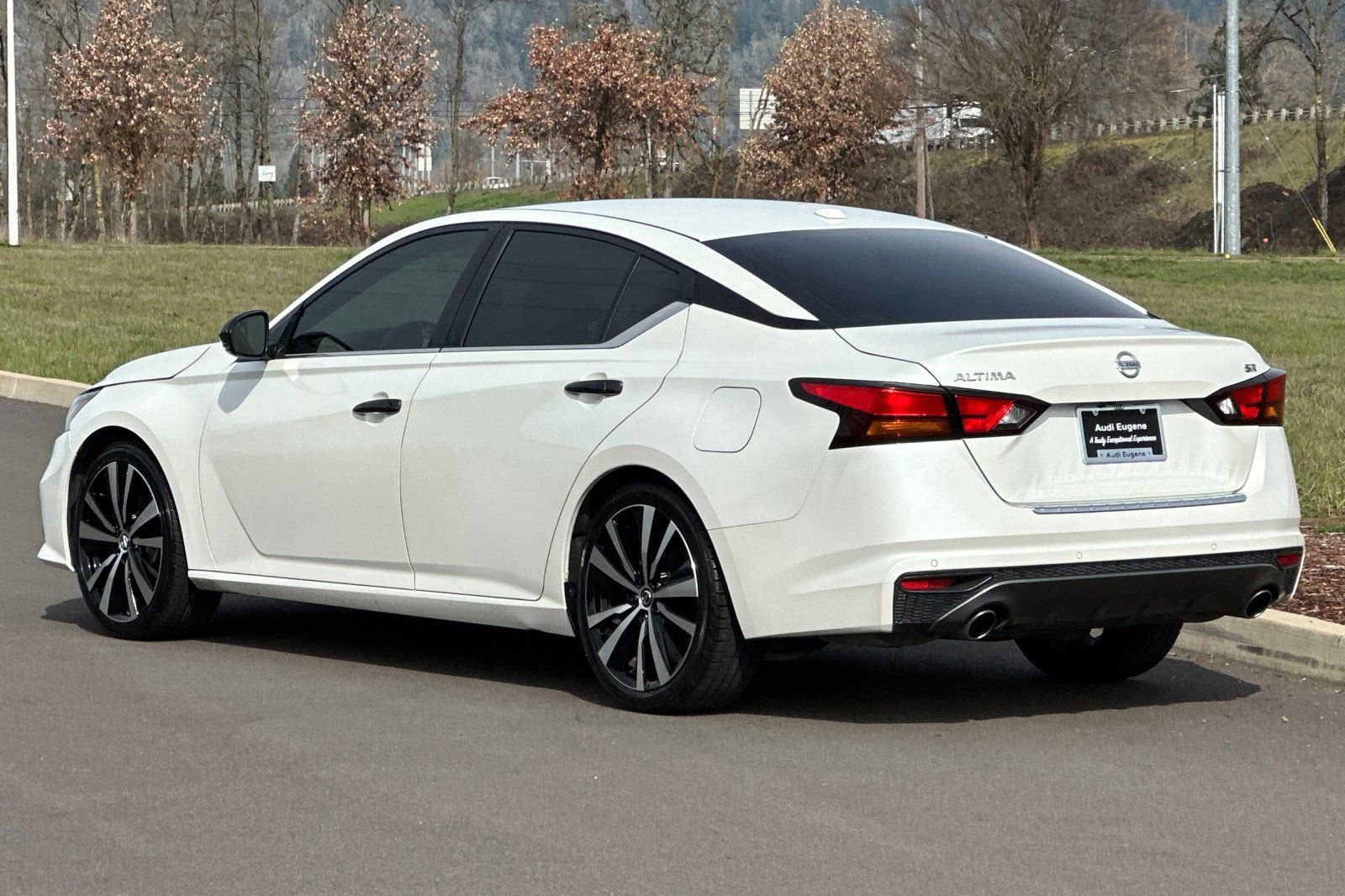 Used 2020 Nissan Altima 2.5 SR w/ Premium Package image 5