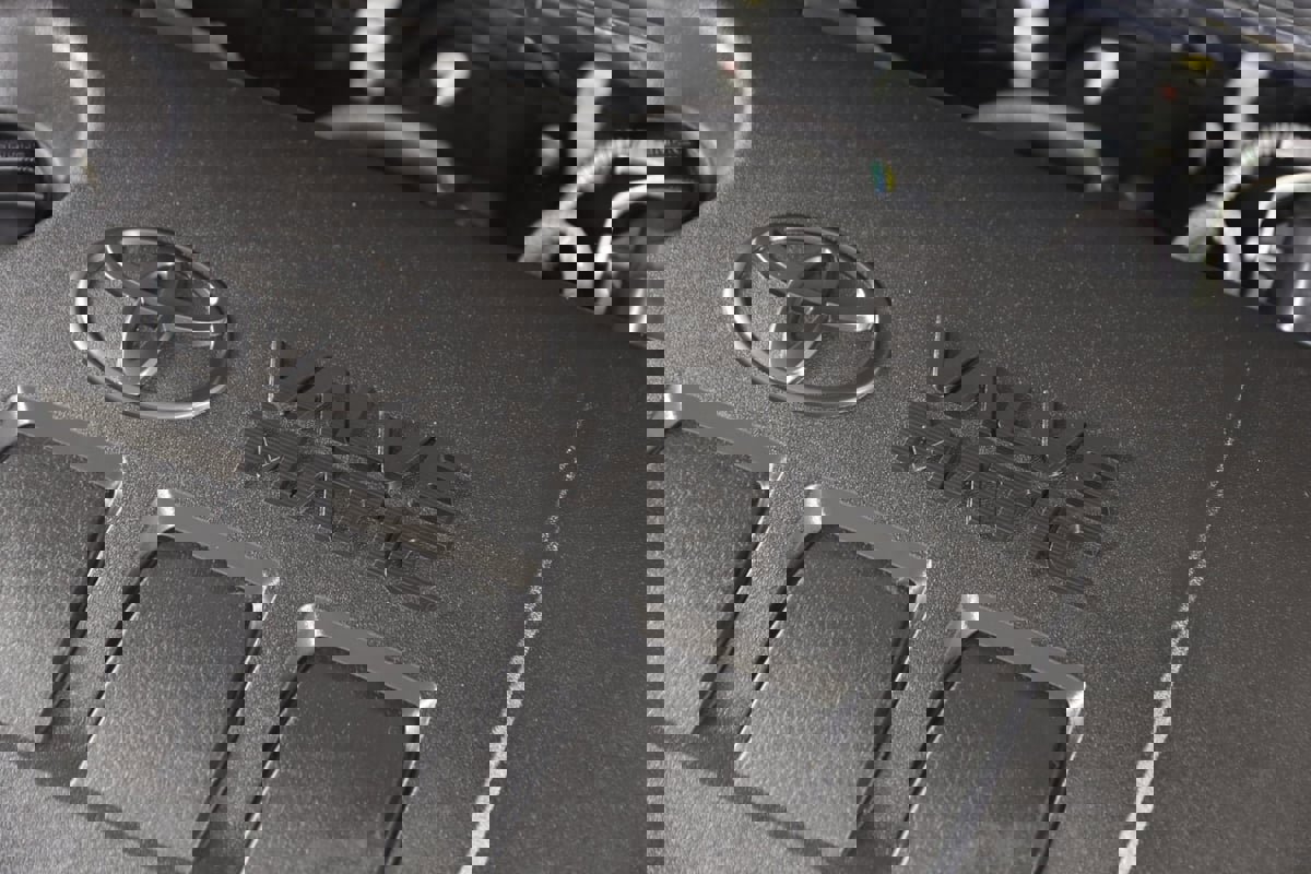 Used 2021 Toyota C-HR LE image 18