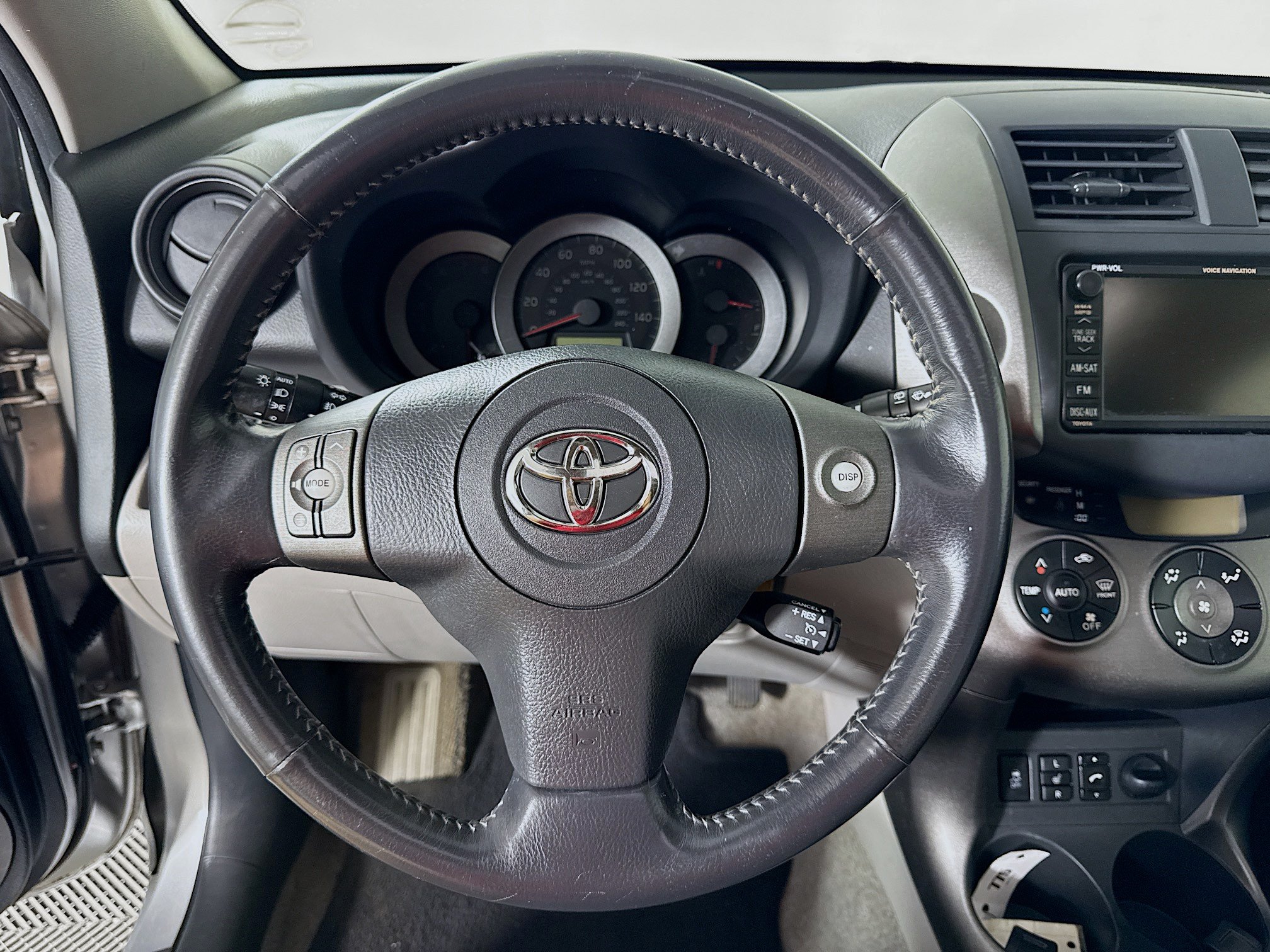 Used 2009 Toyota RAV4 Limited AWD/4WD image 12