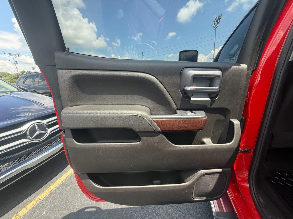 Used 2018 GMC Sierra 3500 SLE w/ SLE Preferred Package AWD/4WD image 18