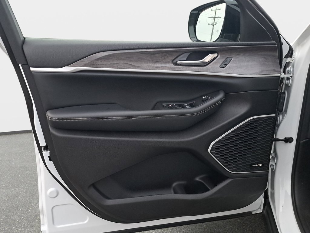 Certified 2023 Jeep Grand Cherokee L Limited image 30