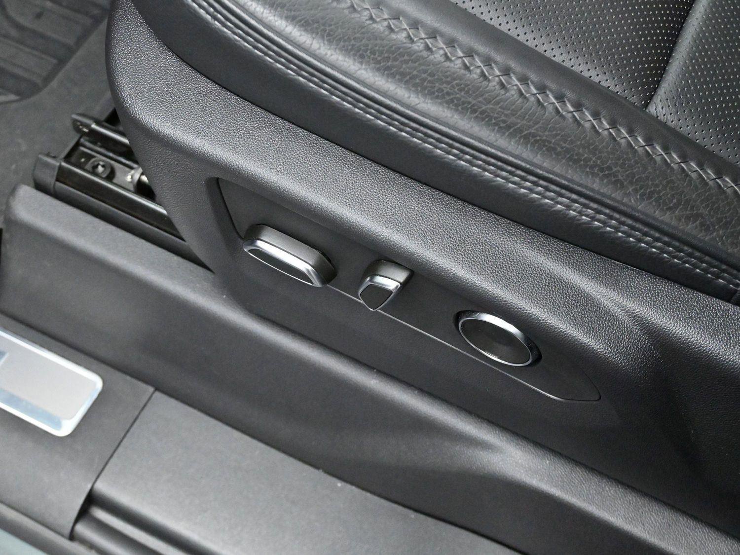 Used 2025 GMC Sierra 1500 Denali image 12