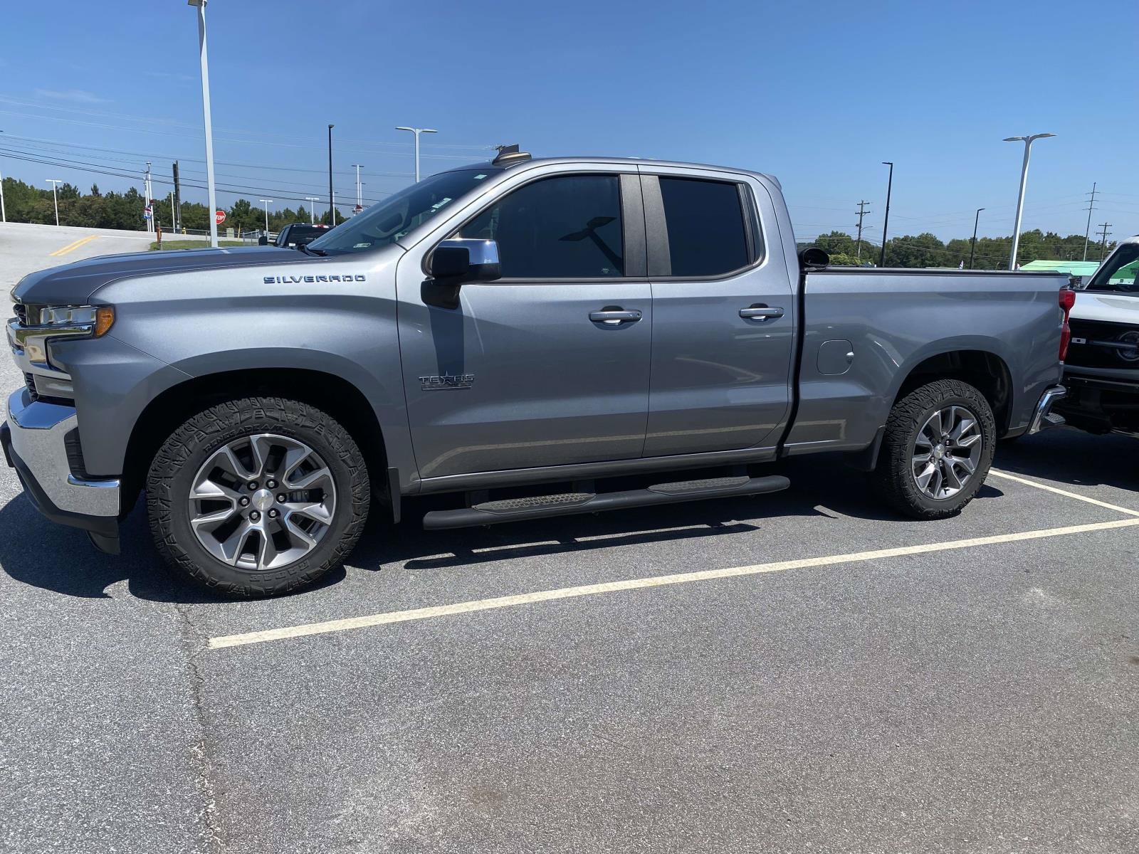 Used 2019 Chevrolet Silverado 1500 LT w/ Texas Edition RWD image 4