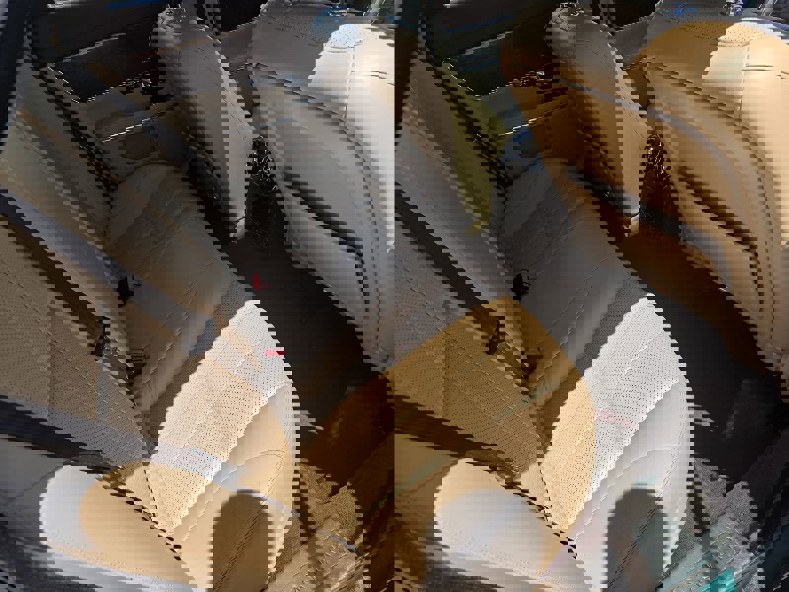 Used 2013 Jaguar XJ image 12