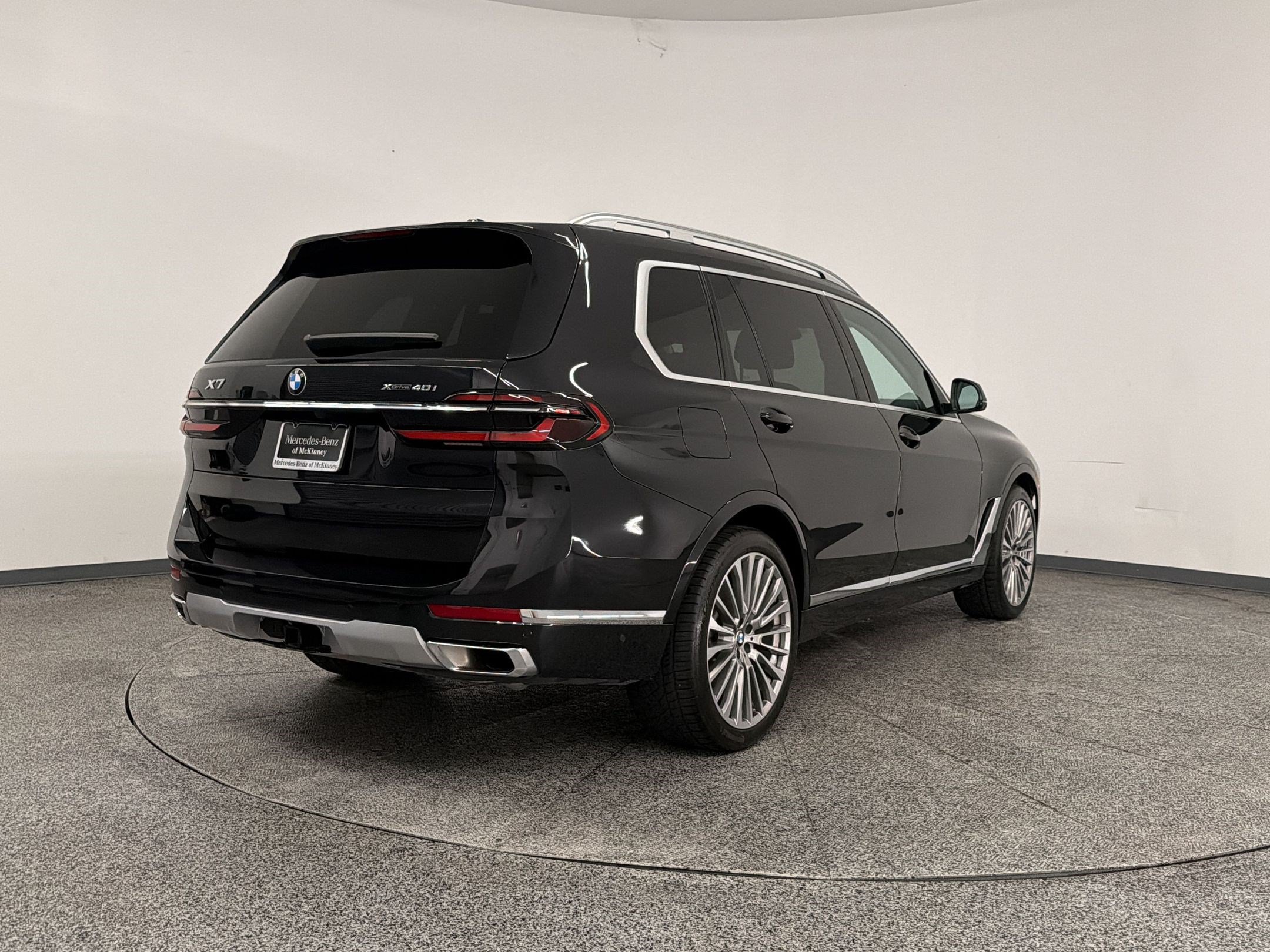 Used 2023 BMW X7 xDrive40i w/ Premium Package AWD/4WD image 8