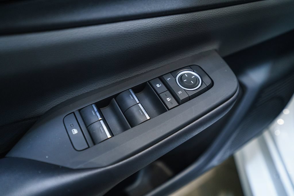 Used 2025 Toyota Prius XLE FWD image 20