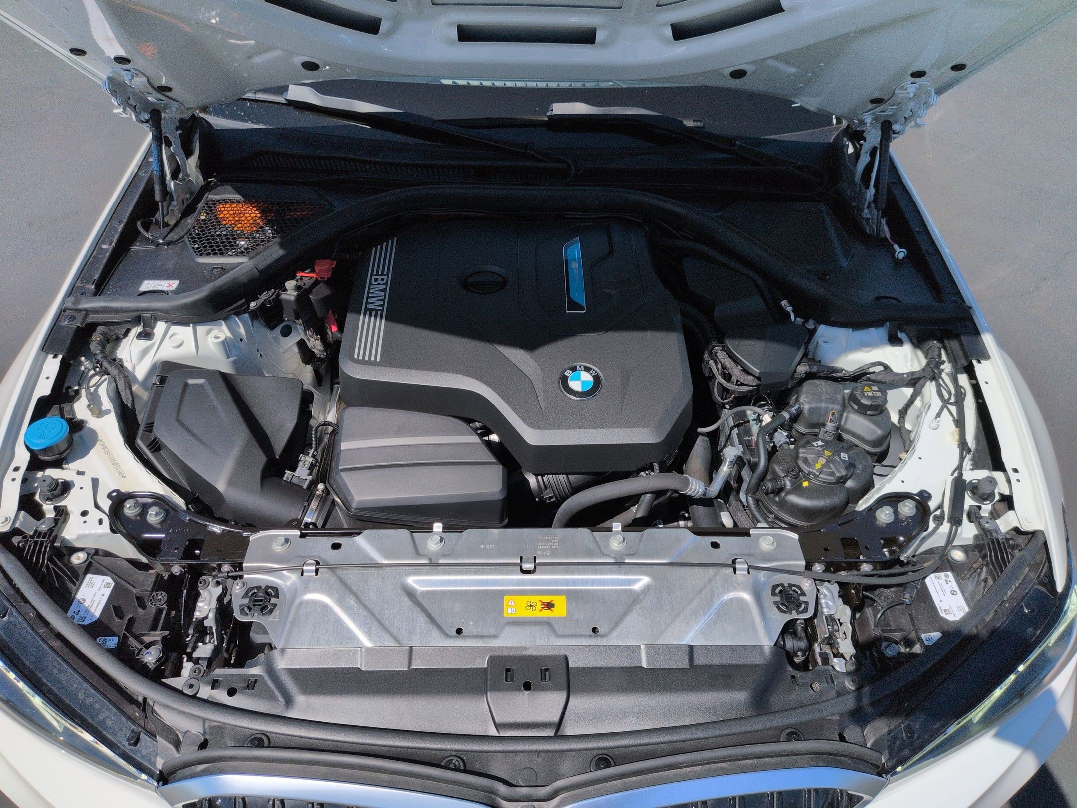 Used 2023 BMW 330e w/ Premium Package image 34