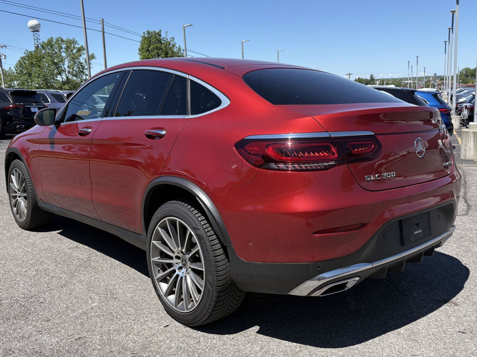 Used 2020 Mercedes-Benz GLC 300 4MATIC Coupe image 4