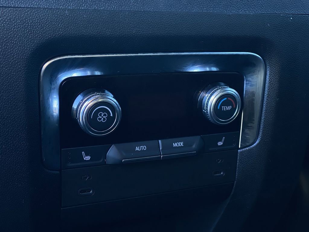 Certified 2025 GMC Yukon XL Denali image 38