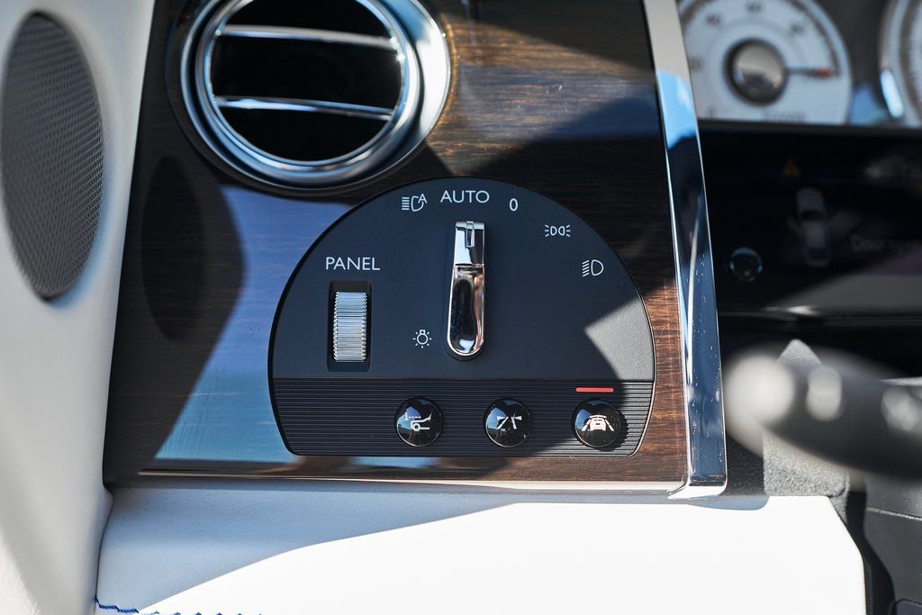 Used 2020 Rolls-Royce Wraith image 51
