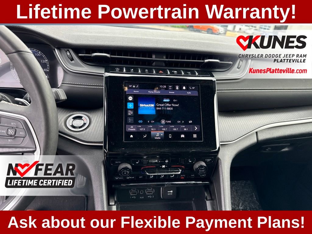 Used 2024 Jeep Grand Cherokee Altitude AWD/4WD image 16