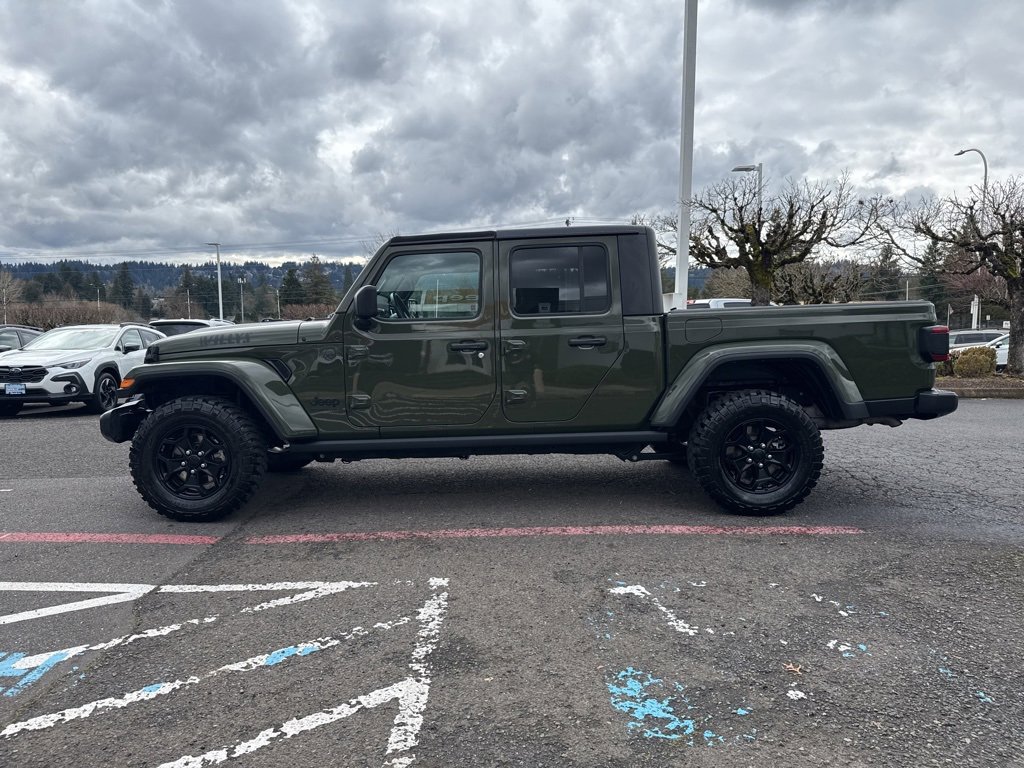 Used 2023 Jeep Gladiator Willys image 4