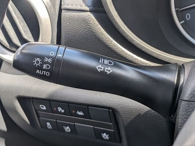Used 2020 Nissan Versa S FWD image 21