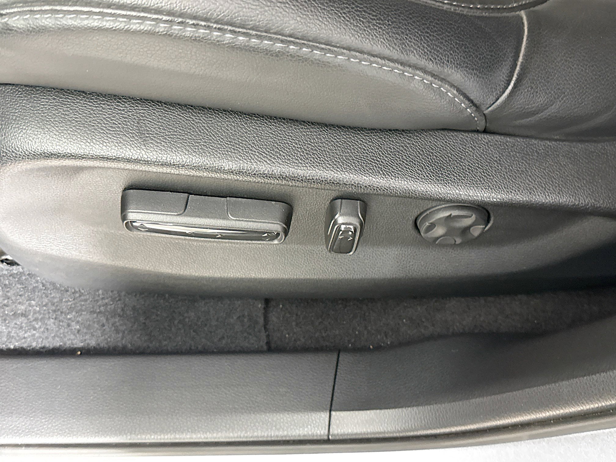 Used 2020 Honda CR-V Touring image 24