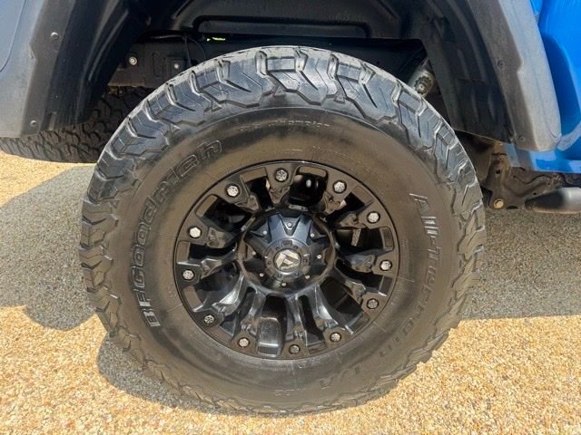 Used 2020 Jeep Gladiator Sport w/ Quick Order Package 24S AWD/4WD image 18