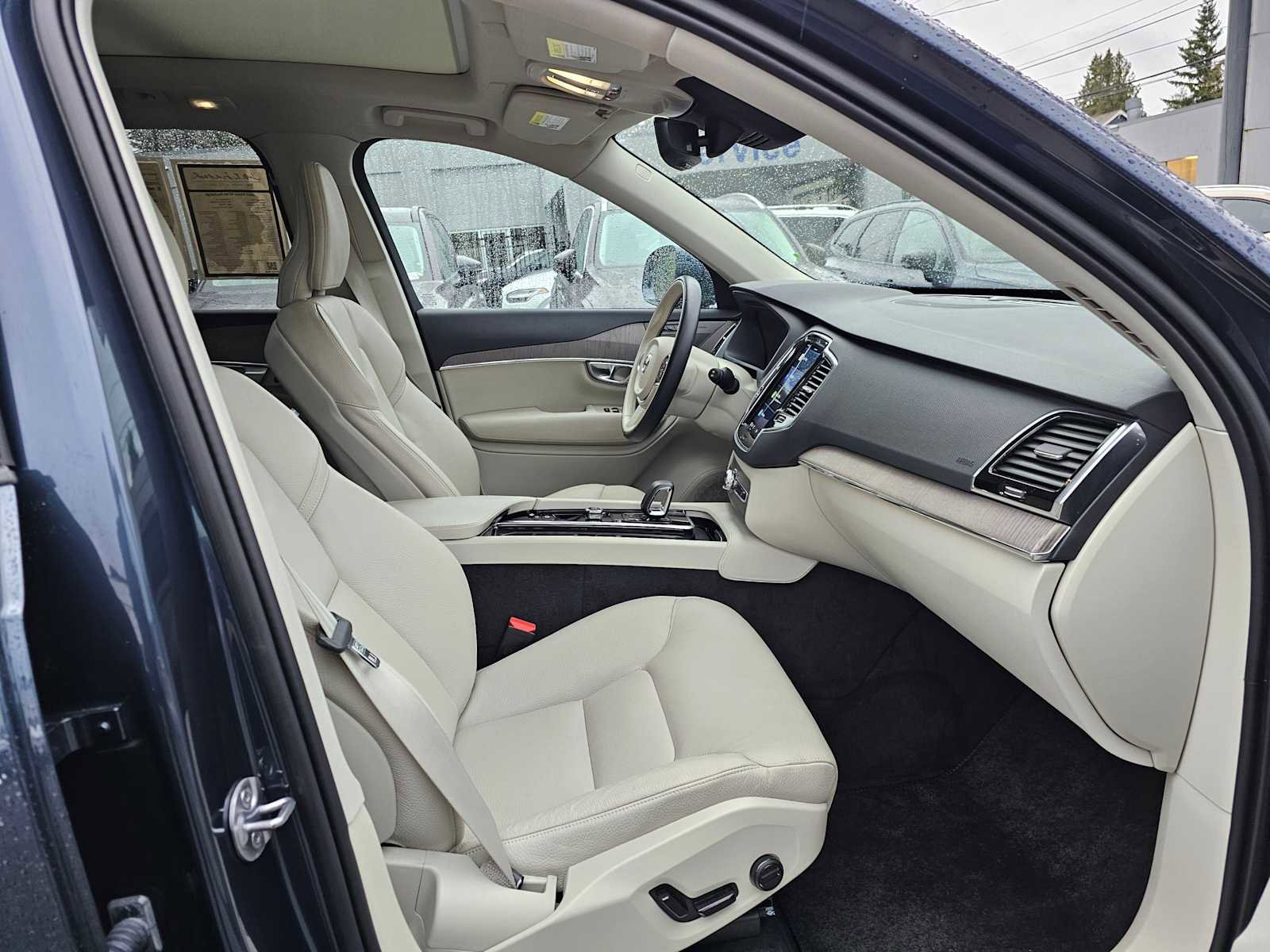 Certified 2023 Volvo XC90 T8 Plus image 10