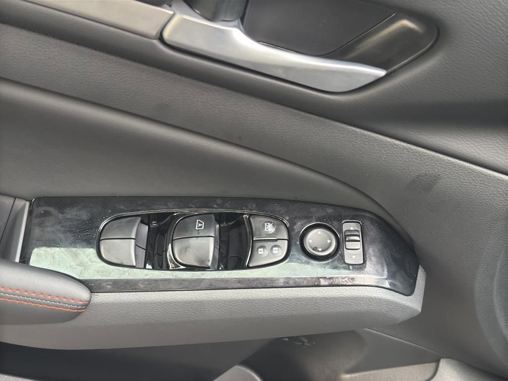 New 2025 Nissan Altima 2.5 SR image 17