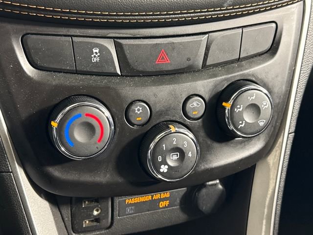 Used 2020 Chevrolet Trax LT w/ LT Convenience Package image 28