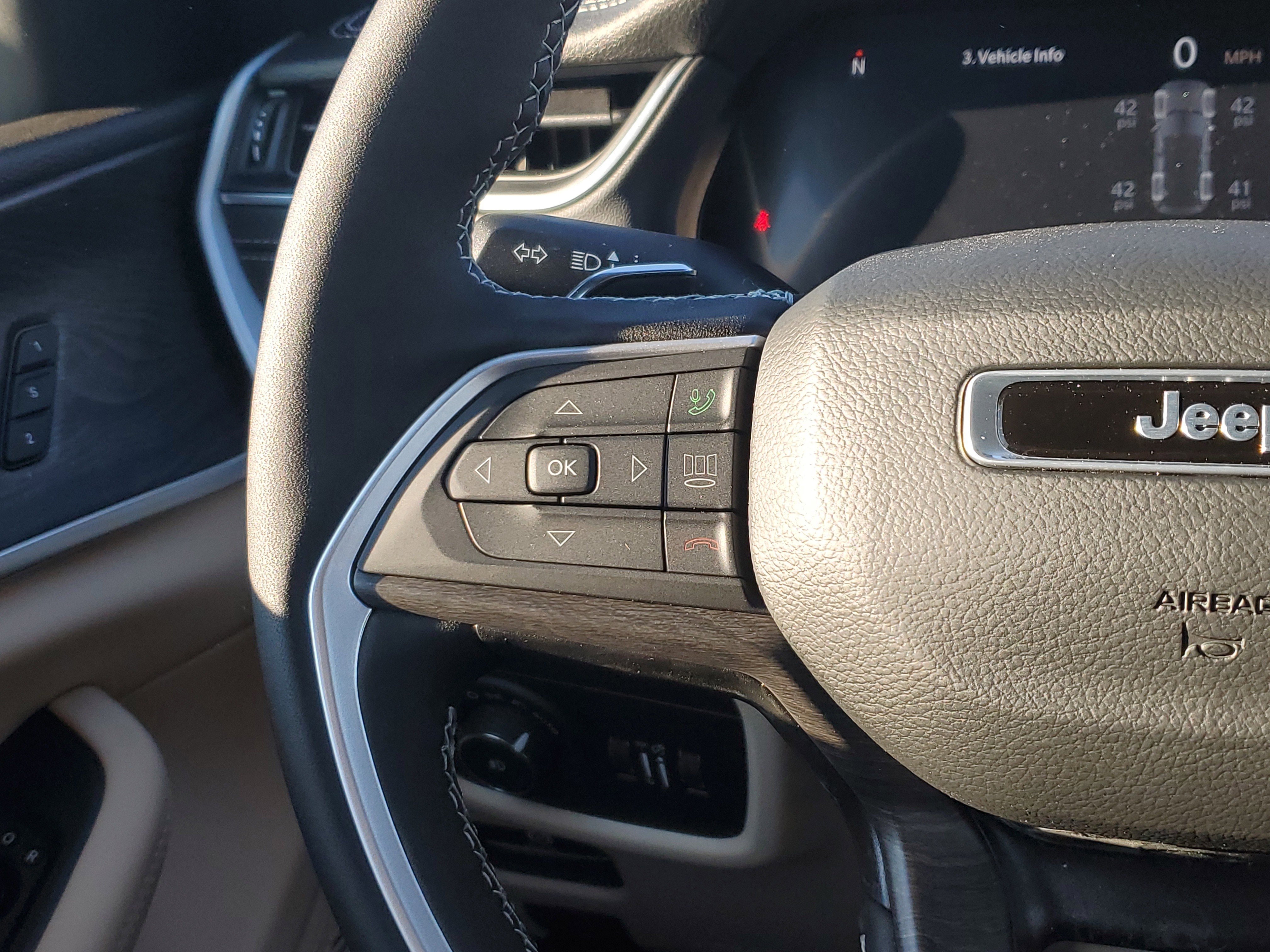 New 2025 Jeep Grand Cherokee Limited image 22