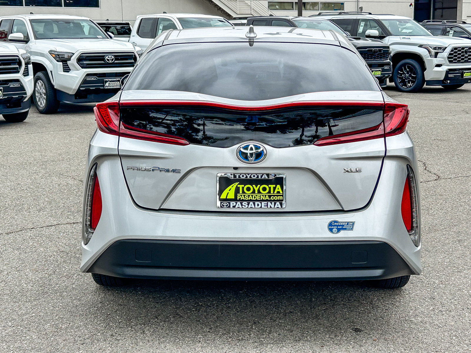 Used 2021 Toyota Prius Prime XLE w/ Carpet Mat Package (TMS) FWD image 7