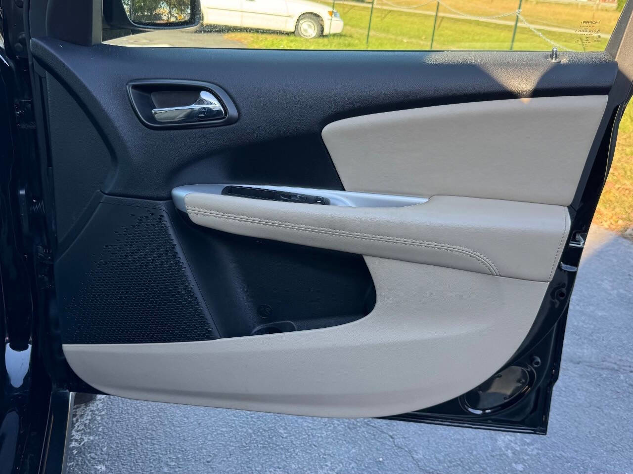 Used 2018 Dodge Journey SXT image 21