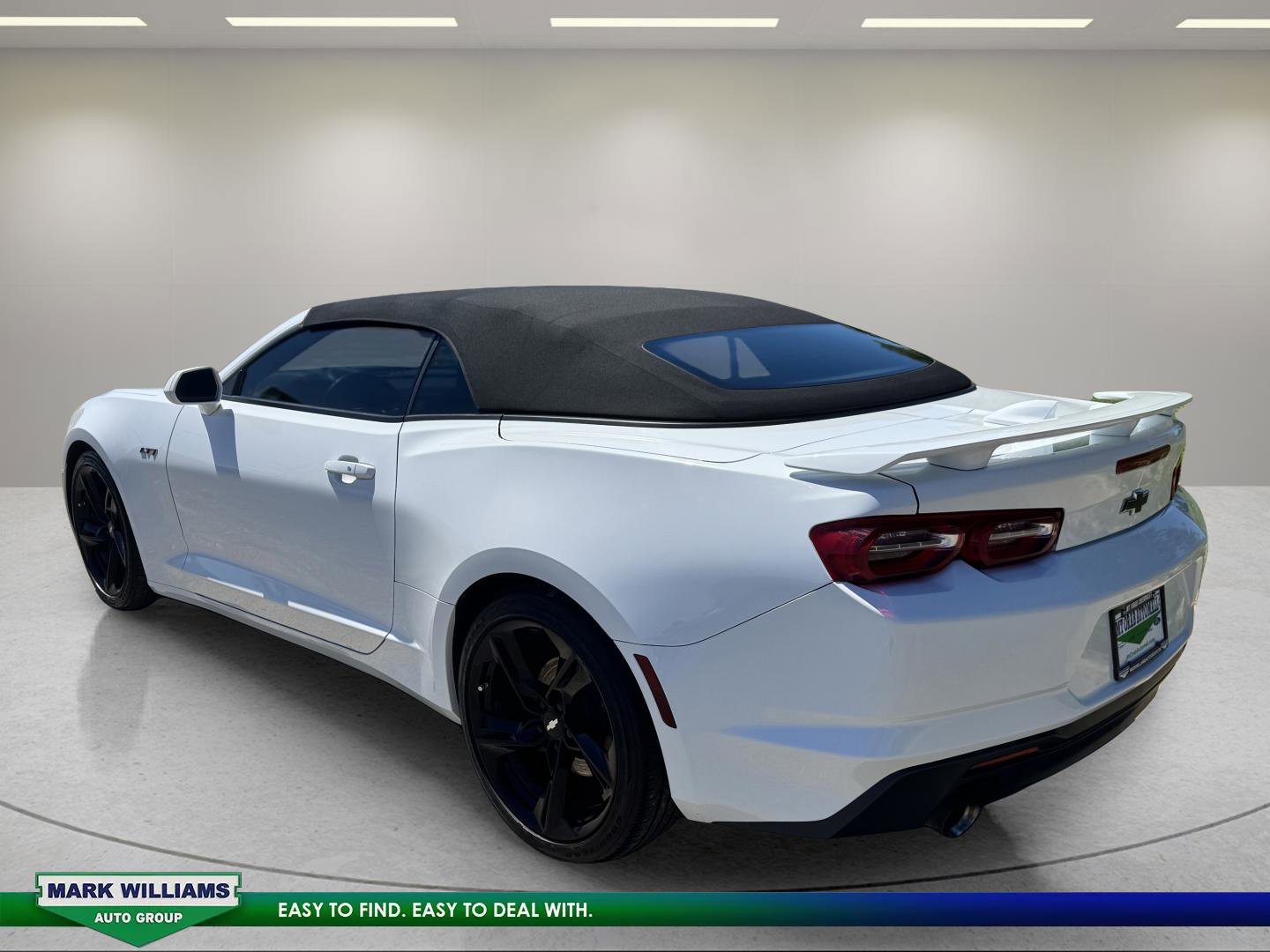 Used 2021 Chevrolet Camaro LT RWD image 5