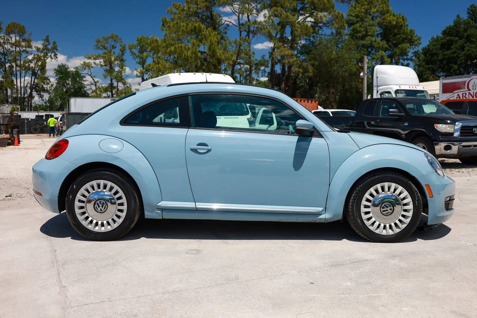 Used 2013 Volkswagen Beetle 2.5 image 8
