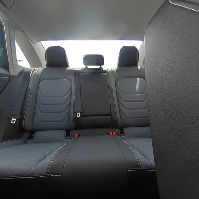 New 2025 Volkswagen Jetta SEL image 28