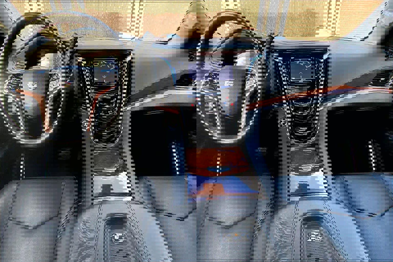 Used 2017 Cadillac Escalade Premium Luxury image 15