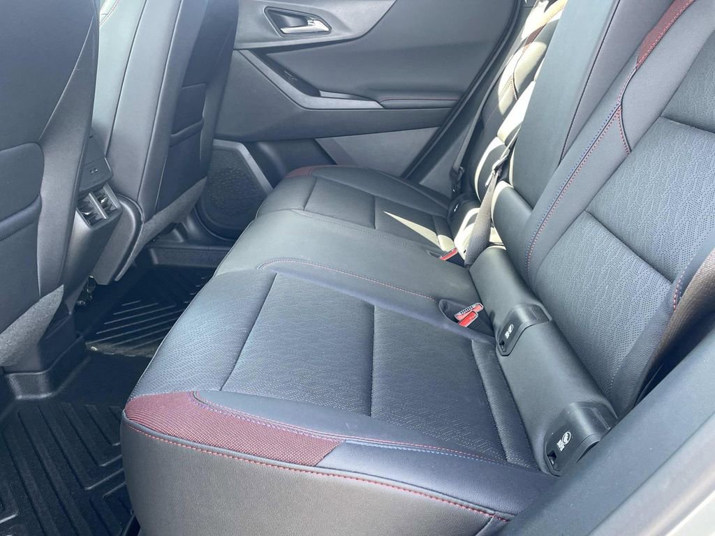 Used 2025 Chevrolet Equinox RS image 13