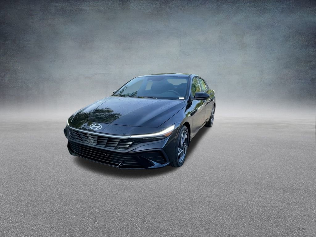 Used 2025 Hyundai Elantra Sport image 8