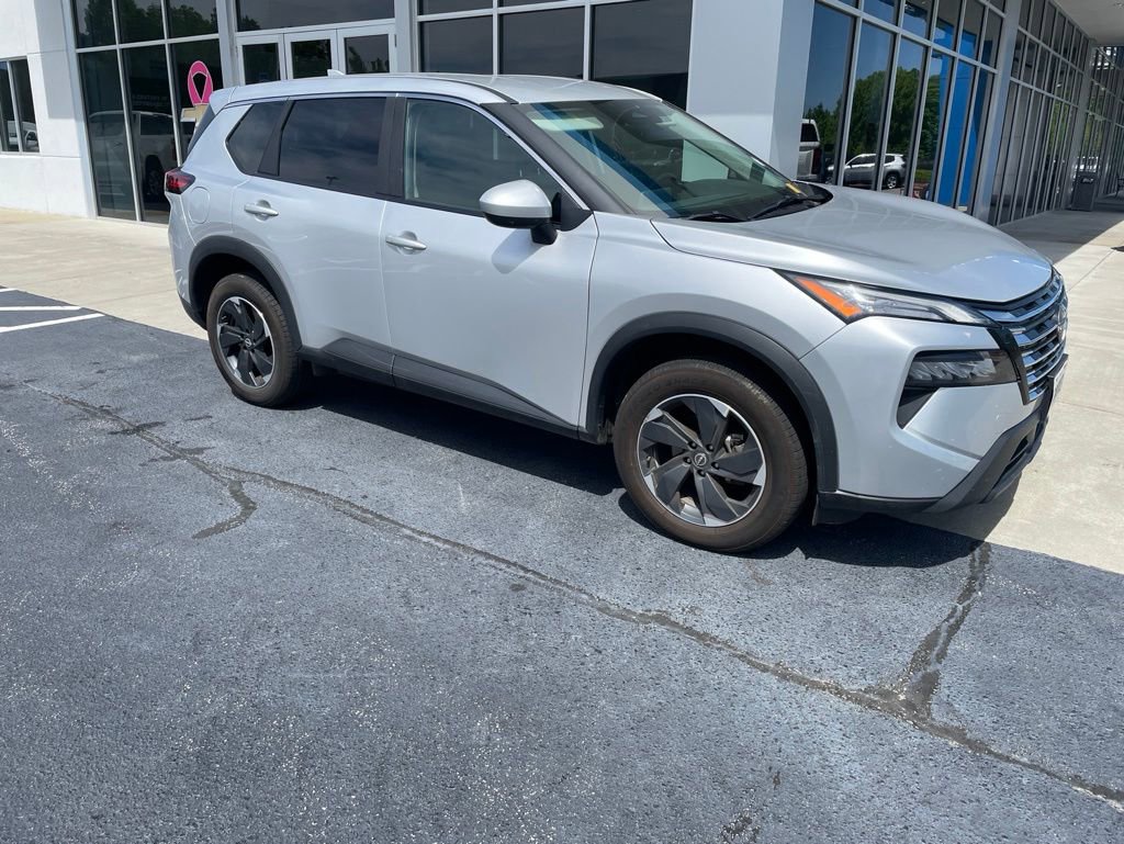 Used 2025 Nissan Rogue SV AWD/4WD image 1