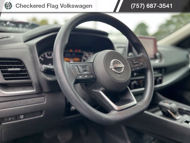 Used 2024 Nissan Rogue S AWD/4WD image 18