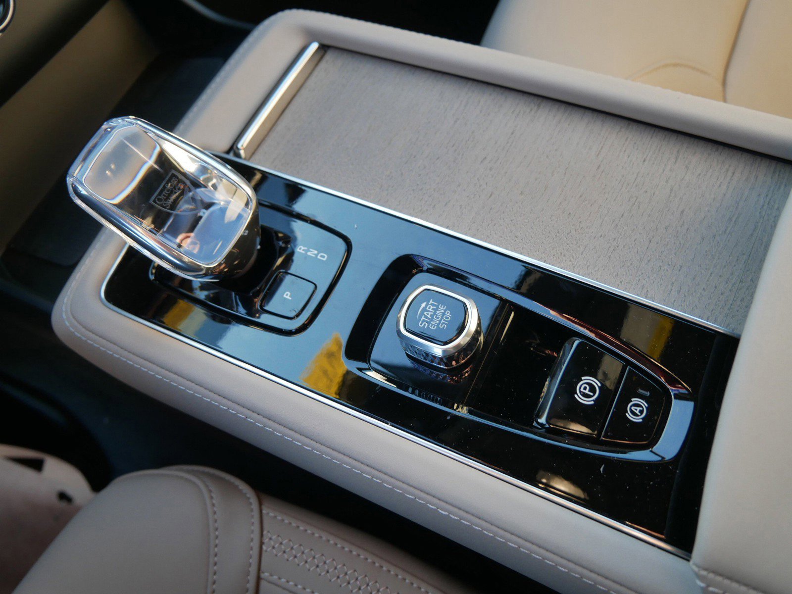 New 2026 Volvo XC90 T8 Plus w/ Protection Package Premier image 10