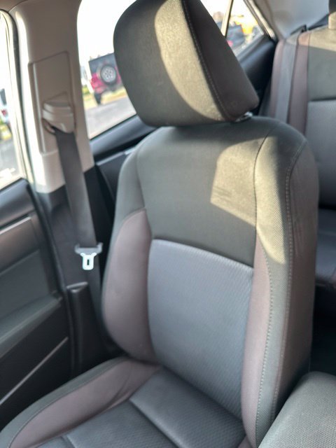 Used 2017 Toyota Corolla L FWD image 30