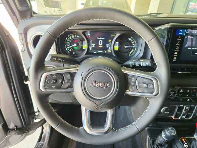 Used 2025 Jeep Wrangler Unlimited Sahara w/ Safety Group AWD/4WD image 16