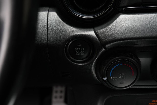 Used 2019 MAZDA MX-5 Miata Sport image 29