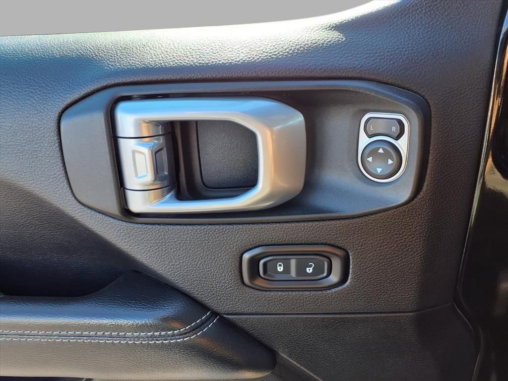 Used 2020 Jeep Gladiator Overland image 18