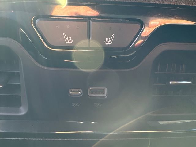 Used 2022 GMC Sierra 1500 AT4 w/ AT4 Premium Package image 16