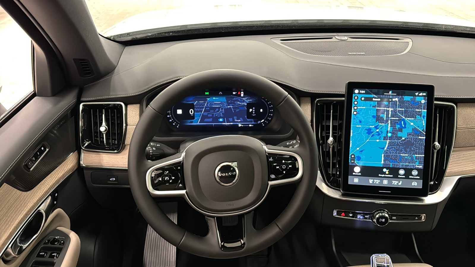 New 2026 Volvo XC90 B6 Plus w/ Protection Package Premier AWD/4WD image 12