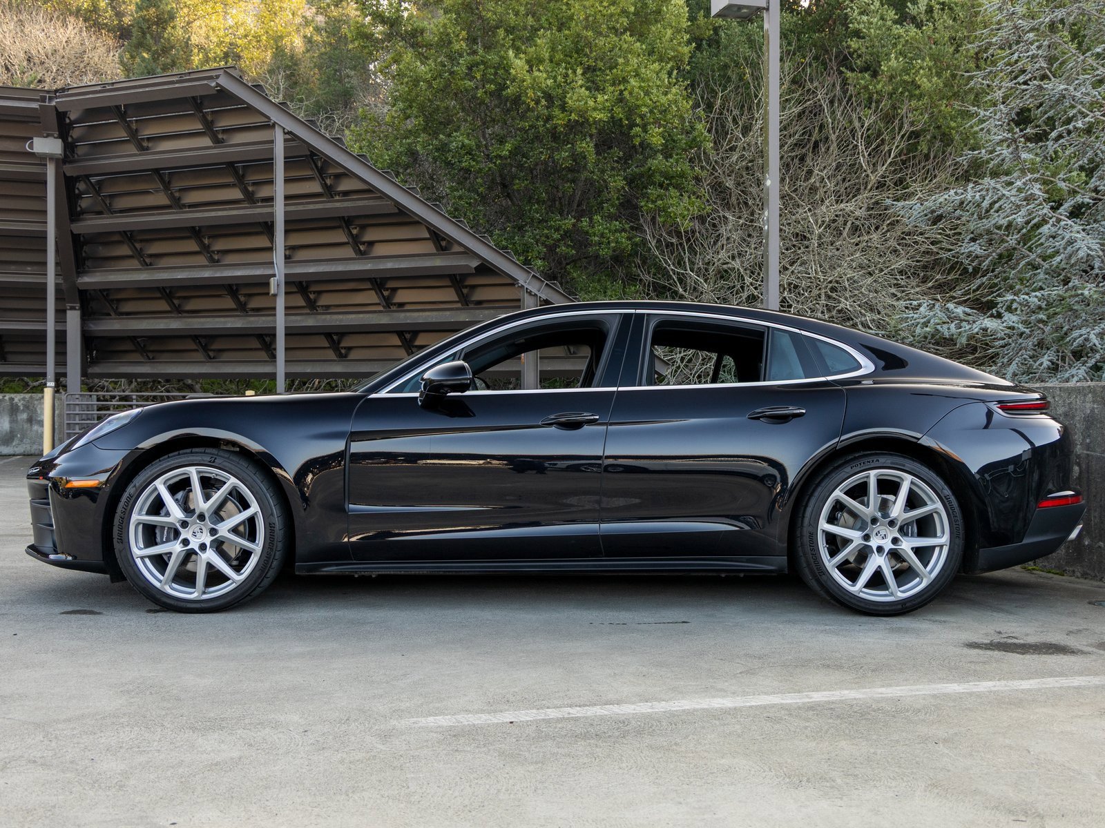 Used 2024 Porsche Panamera 4 image 2