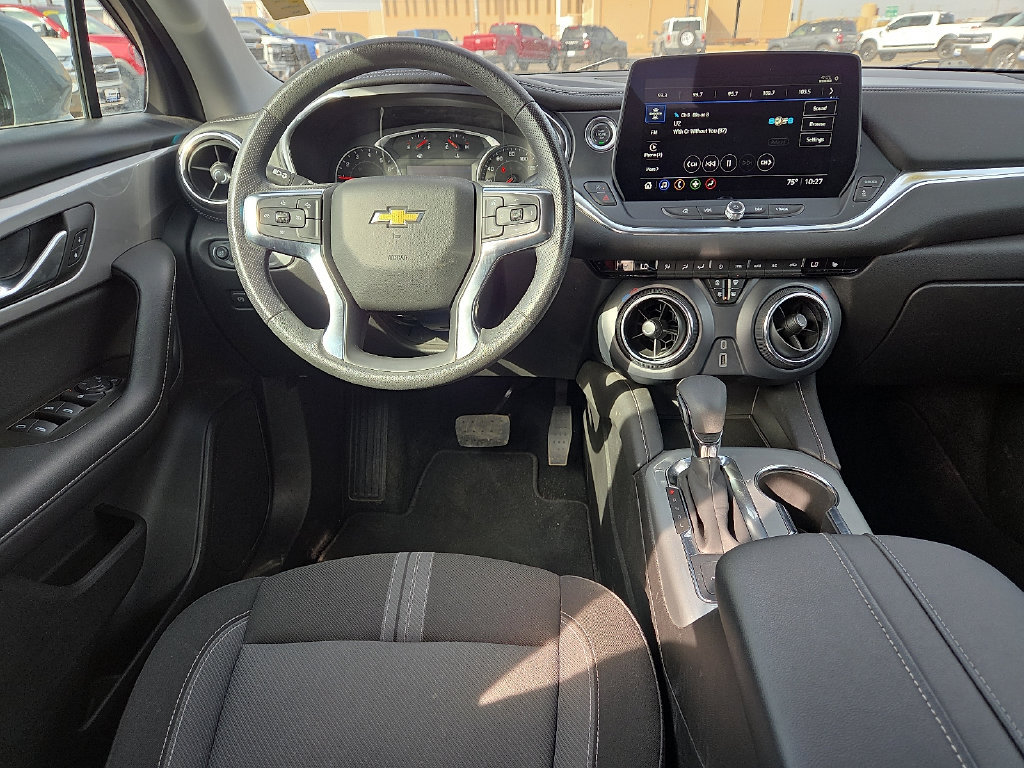 Used 2025 Chevrolet Blazer LT FWD image 16