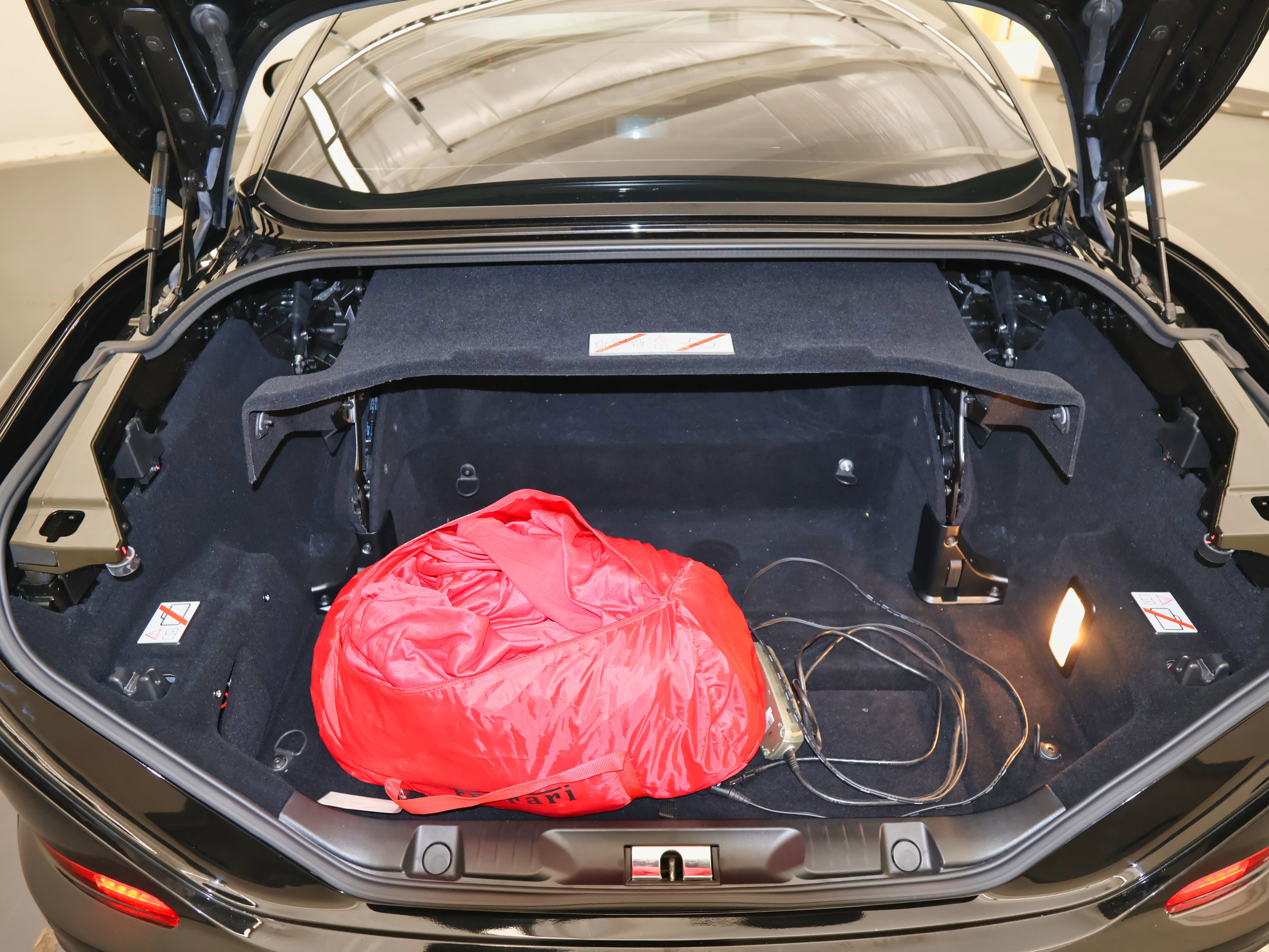 Used 2017 Ferrari California T image 16