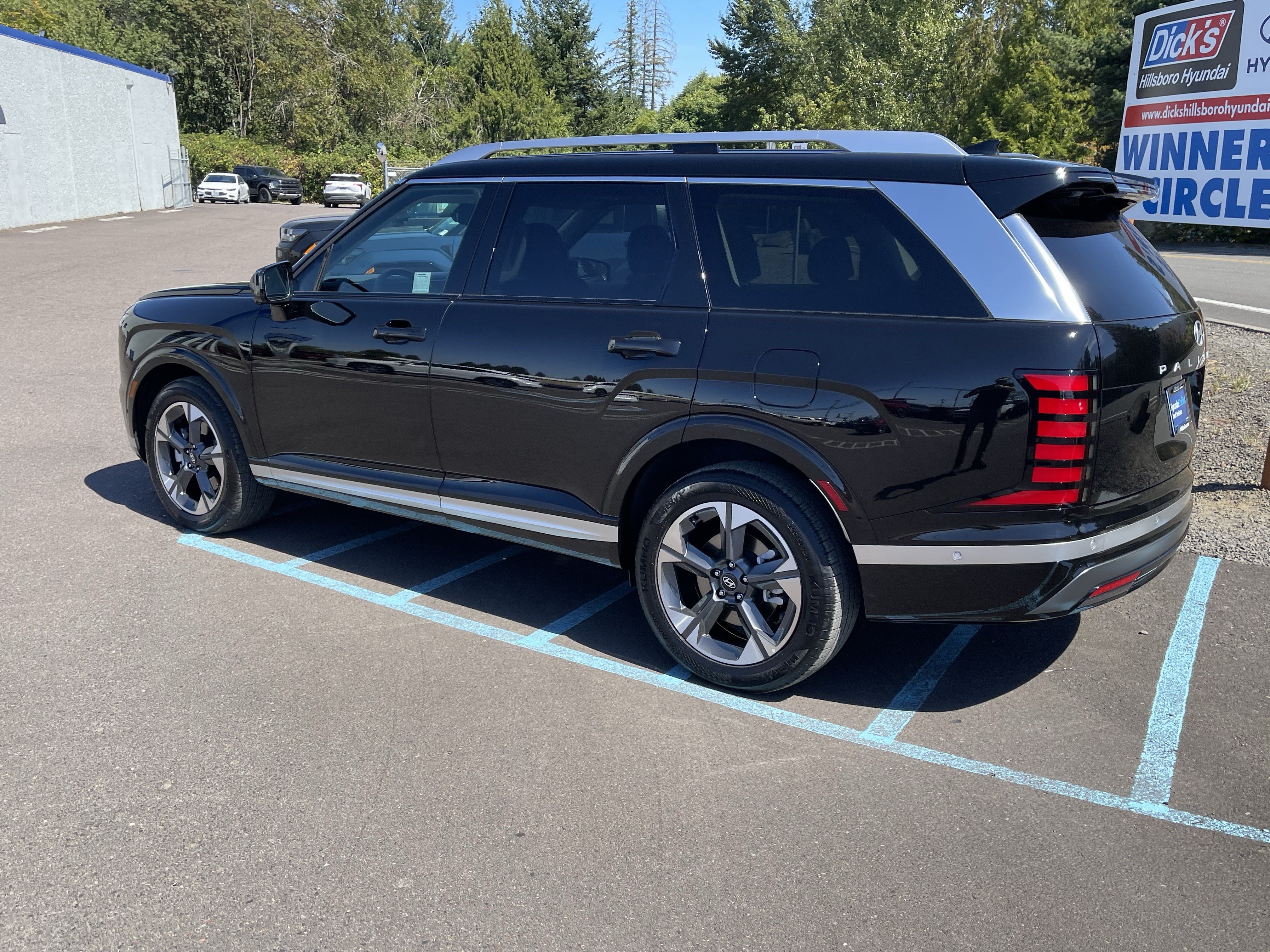 Certified 2026 Hyundai Palisade Limited AWD/4WD image 3